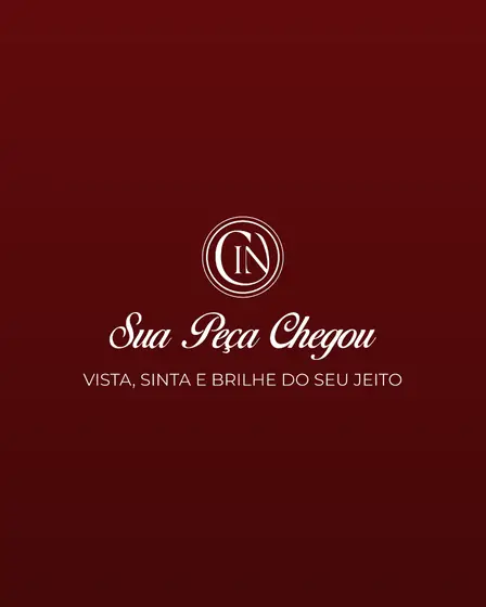 Interno da caixa da Cereja IN com o monograma e a mensagem Sua Peça Chegou, projeto de branding da Livvi
