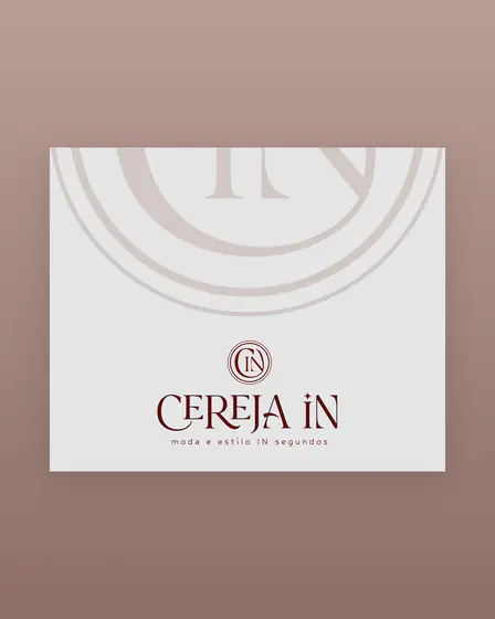 Sacola de loja da Cereja IN com o monograma em marca d água